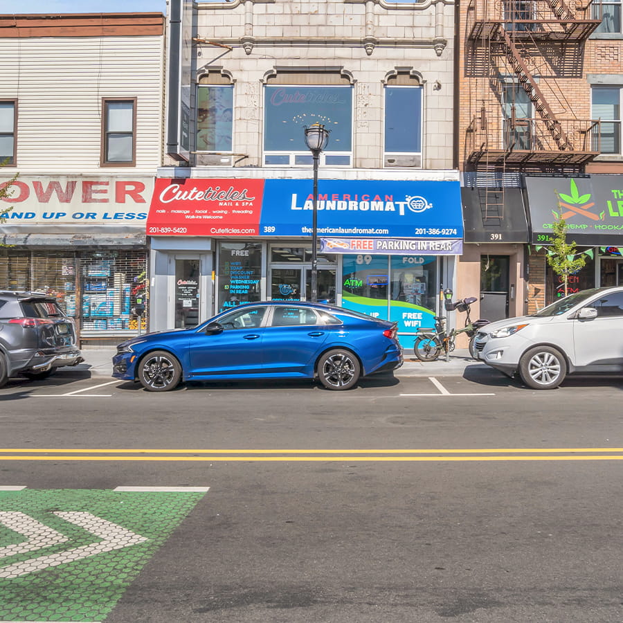 Visit our Laundromat Located at 389 Central Ave, Jersey City NJ 07307